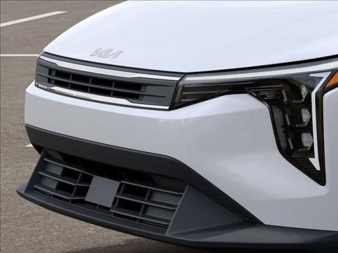 New 2026 Kia K4 FWD image 12