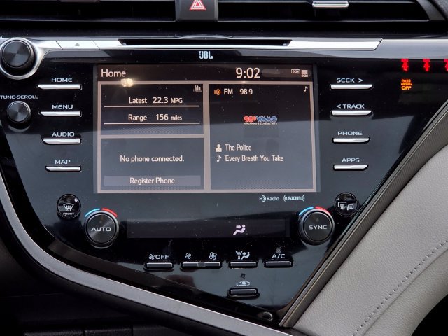 Used 2020 Toyota Camry XSE FWD image 11