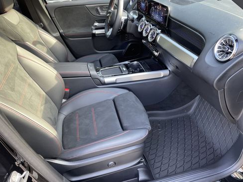 Used 2024 Mercedes-Benz GLB 250 image 48