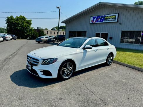 Used 2018 Mercedes-Benz E 300 4MATIC image 1