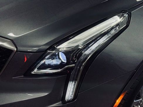 Used 2020 Cadillac XT5 Sportv image 2