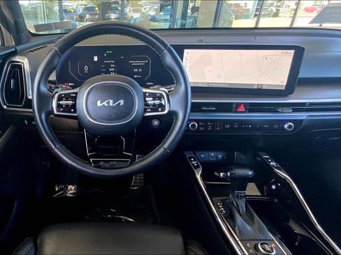 Used 2024 Kia Sorento SX Prestige image 17