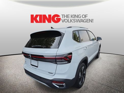 New 2025 Volkswagen Taos SE image 7