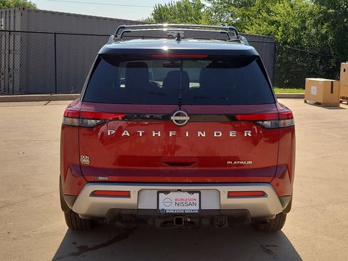 Certified 2025 Nissan Pathfinder Platinum w/ Cargo Package FWD image 3