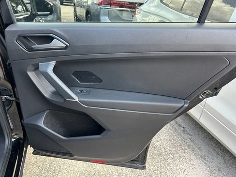 Used 2018 Volkswagen Tiguan SE FWD image 45