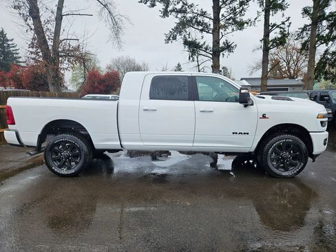 New 2026 RAM 2500 Laramie w/ Night Edition AWD/4WD image 8