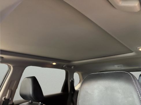 Used 2021 Nissan Rogue Platinum image 12