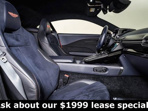 Used 2025 Aston Martin V8 Vantage Coupe image 17