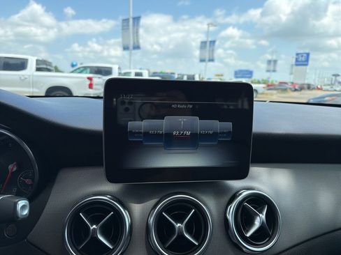 Used 2020 Mercedes-Benz GLA 250 4MATIC w/ Convenience Package image 14