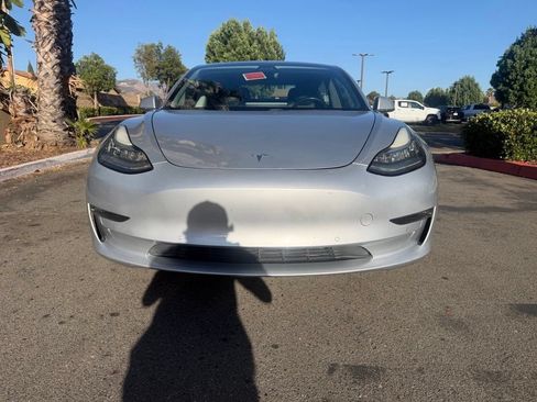 Used 2018 Tesla Model 3 Long Range RWD image 4