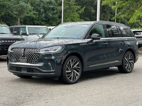 New 2026 Lincoln Aviator Black Label w/ Dynamic Handling Package AWD/4WD image 2