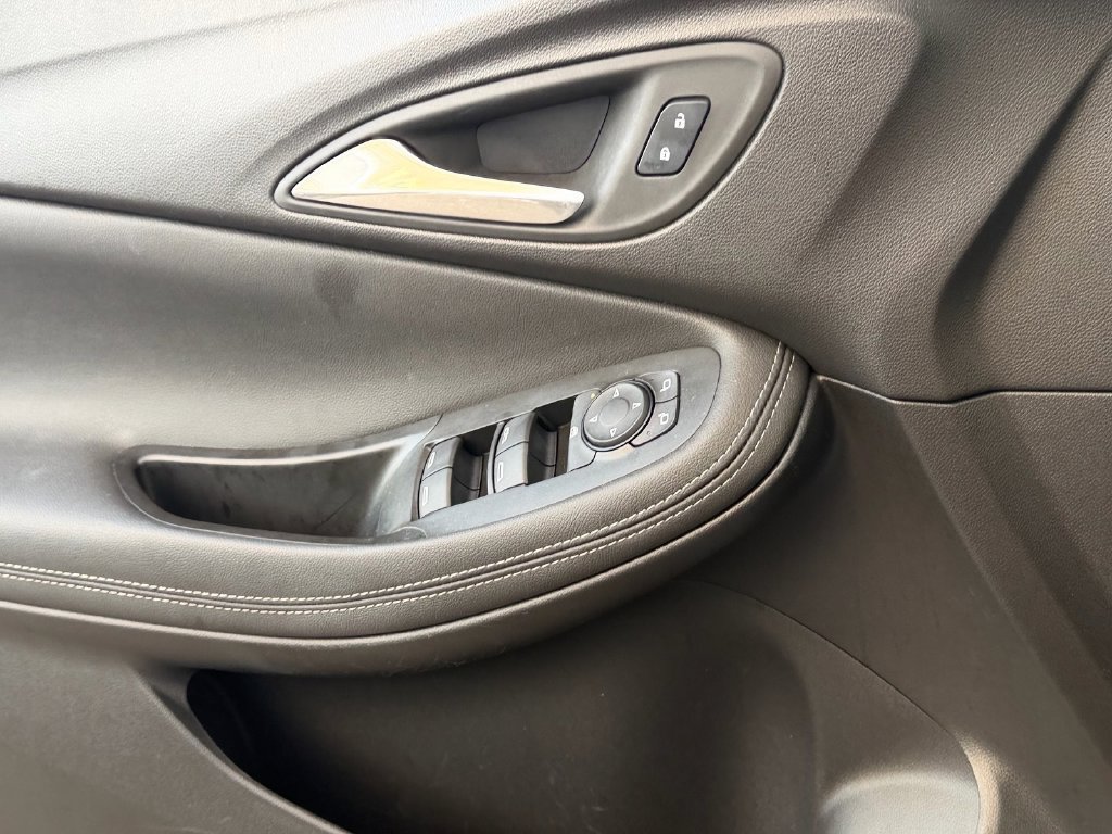Used 2024 Buick Encore GX Preferred FWD image 24