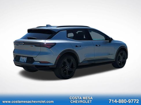 Used 2024 Chevrolet Equinox EV RS FWD image 5