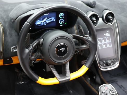 Used 2019 McLaren 570S Spider RWD image 26