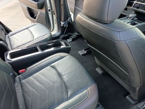 Used 2022 Nissan Pathfinder Platinum w/ Cargo Package FWD image 33