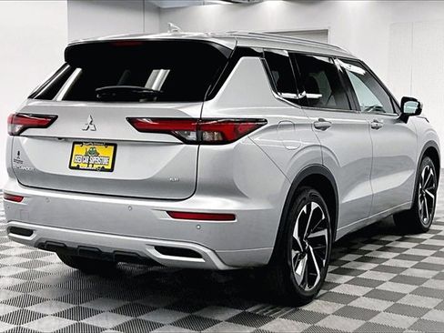 Used 2024 Mitsubishi Outlander SEL image 11
