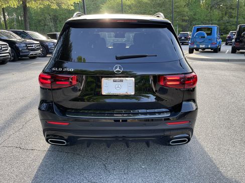 Used 2024 Mercedes-Benz GLB 250 image 8