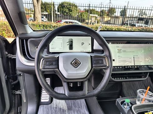 Used 2023 Rivian R1T Launch Edition image 11