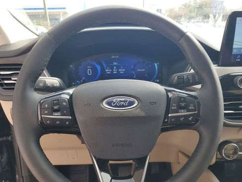 Used 2022 Ford Escape SEL w/ Technology Package image 18