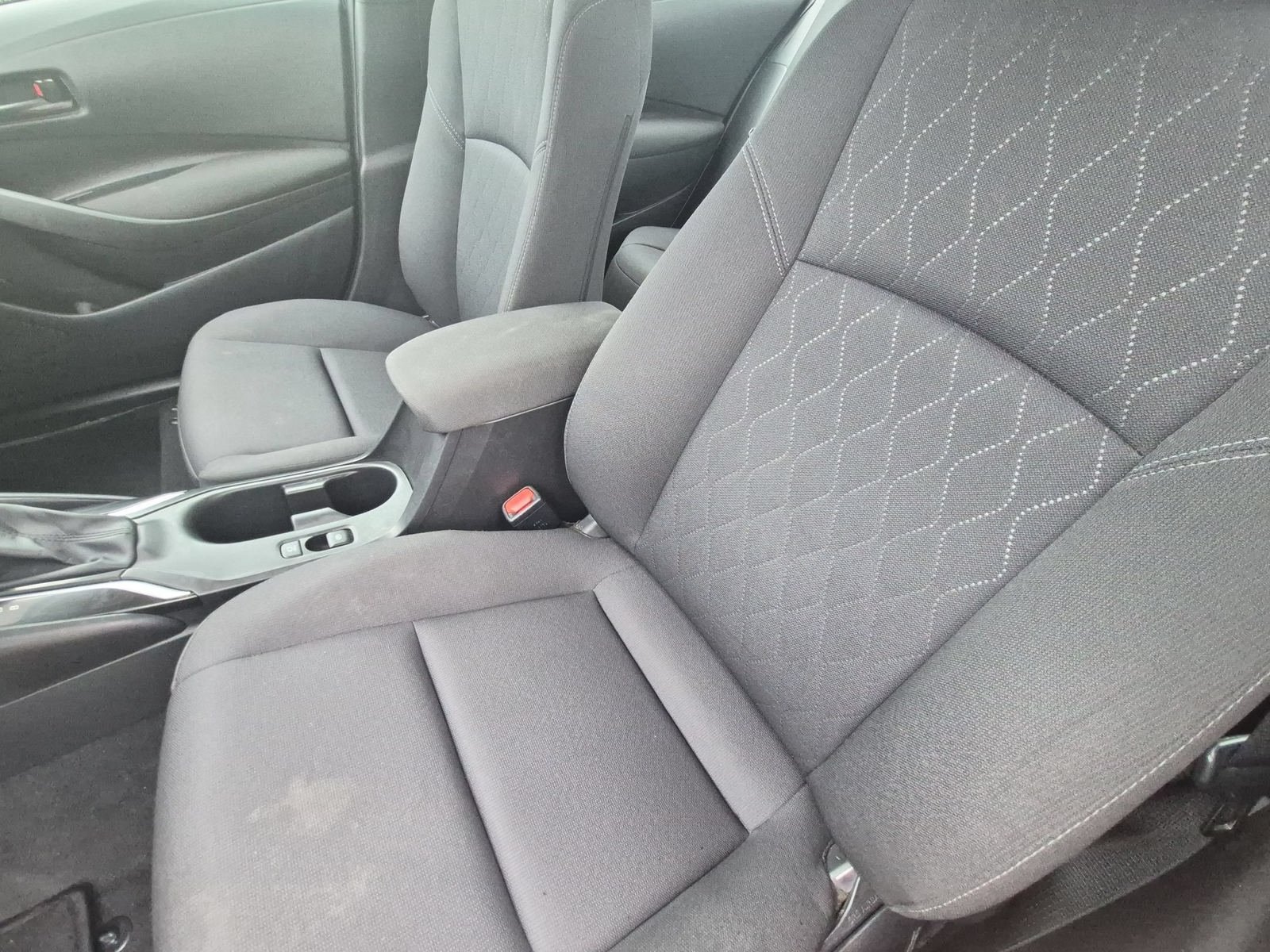 Used 2025 Toyota Corolla LE FWD image 21