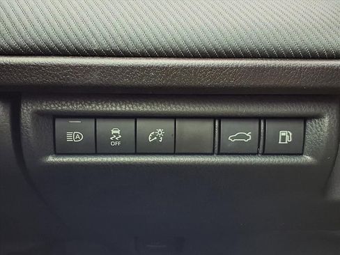 Used 2025 Toyota Camry SE image 21