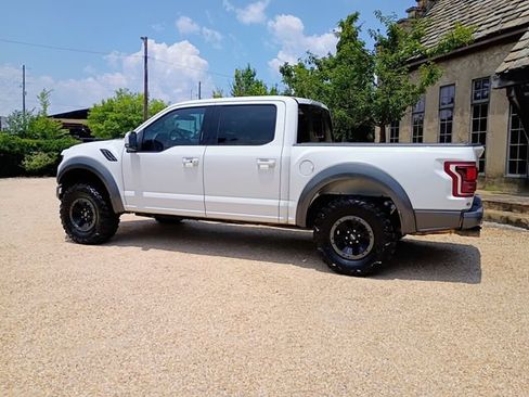 Used 2017 Ford F150 Raptor w/ Equipment Group 802A Luxury AWD/4WD image 9