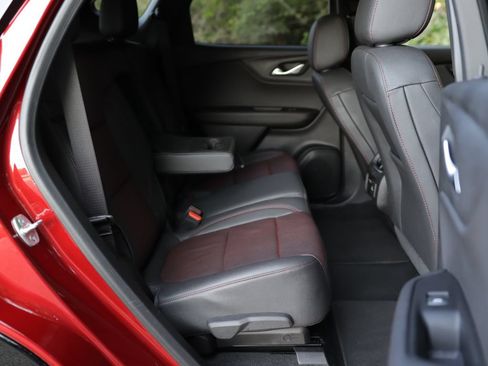 Used 2025 Chevrolet Blazer RS FWD image 31