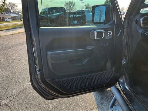 Used 2022 Jeep Wrangler Unlimited Sport AWD/4WD image 18