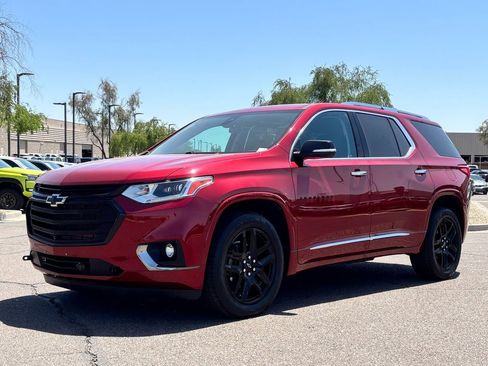 Used 2020 Chevrolet Traverse Premier w/ LPO, Blackout Package FWD image 30