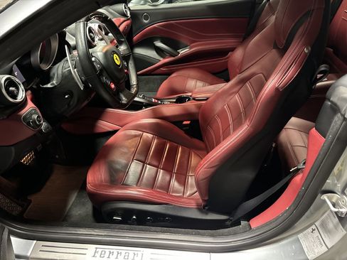 Used 2015 Ferrari California T image 42