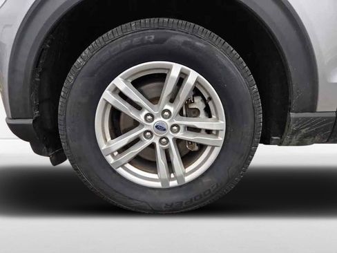 Used 2021 Ford Explorer XLT w/ Equipment Group 202A image 34