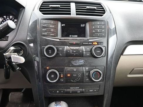 Used 2018 Ford Explorer Base image 22