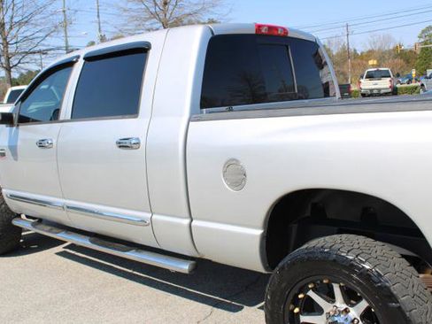 Used 2009 Dodge Ram 2500 Truck SLT image 12