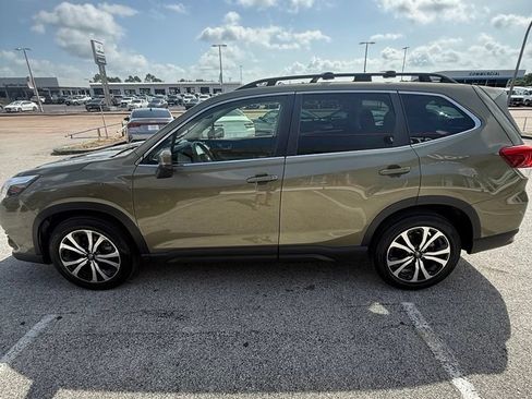 Used 2023 Subaru Forester Limited AWD/4WD image 4