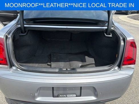 Used 2018 Chrysler 300 S w/ 300S Premium Group RWD image 21