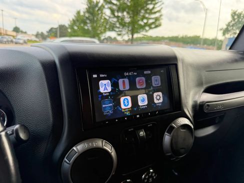 Used 2018 Jeep Wrangler Sport AWD/4WD image 28