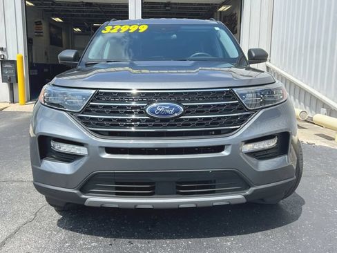 Used 2023 Ford Explorer XLT w/ Equipment Group 202A AWD/4WD image 4