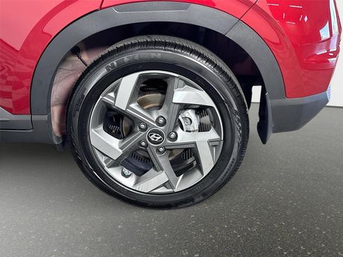 Certified 2025 Hyundai Venue Limited FWD image 30