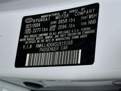 Used 2025 Hyundai Elantra SE FWD image 39