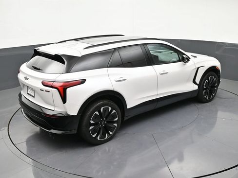 Used 2025 Chevrolet Blazer EV RS w/ Super Cruise Package AWD/4WD image 20