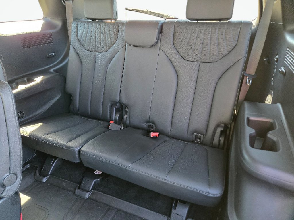 Certified 2024 Hyundai Palisade Limited FWD image 19