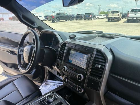 Used 2019 Ford Expedition XLT w/ Equipment Group 201A AWD/4WD image 39