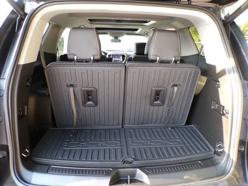 Used 2021 GMC Acadia SLT w/ Elevation Edition AWD/4WD image 20