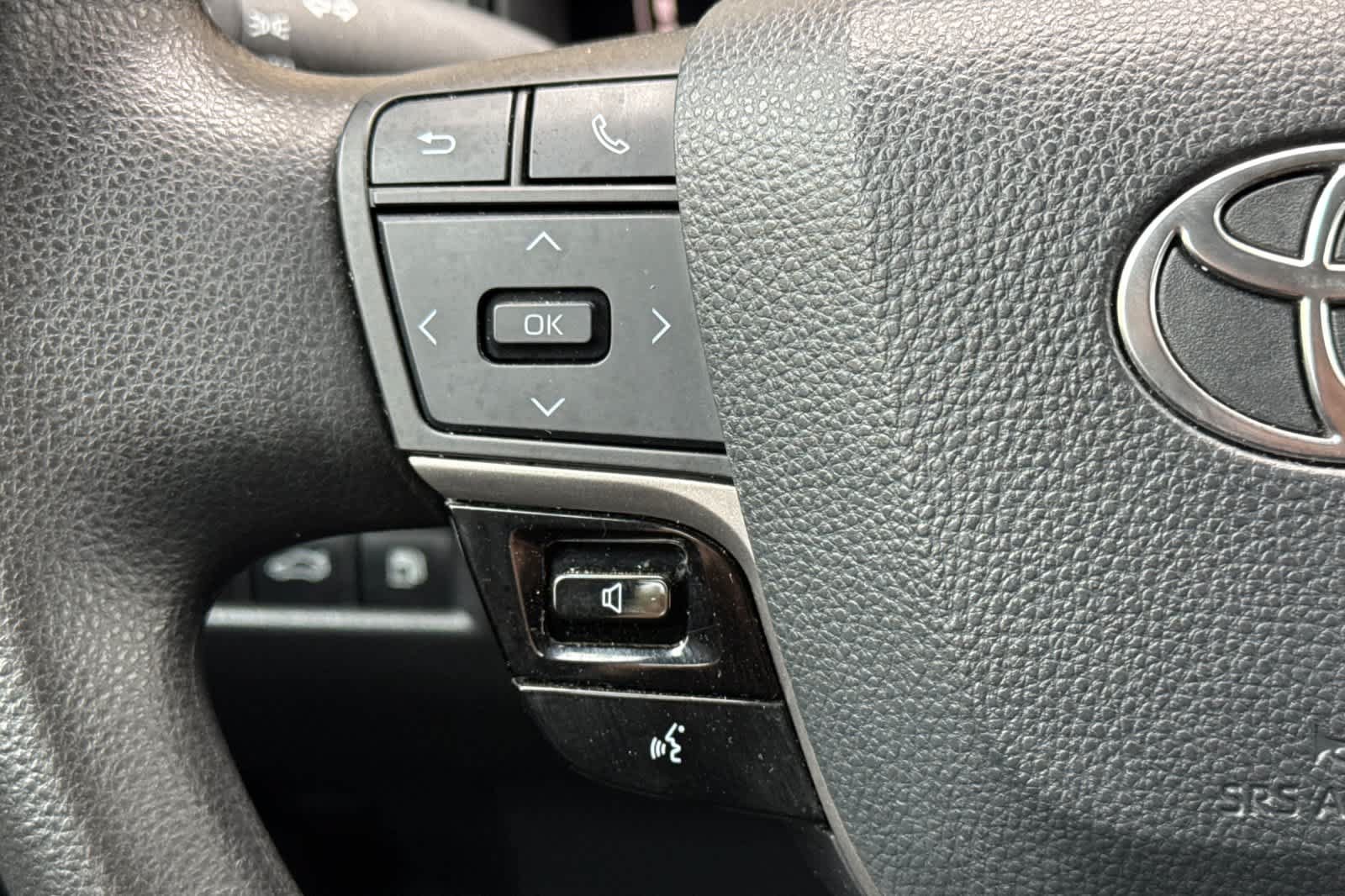 Used 2025 Toyota Camry LE FWD image 25