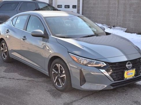 Used 2024 Nissan Sentra SV image 2