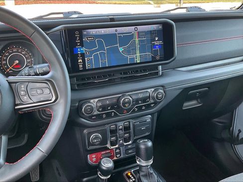 Used 2024 Jeep Wrangler Unlimited Rubicon w/ Technology Group image 6