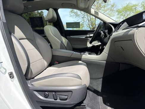 Certified 2024 INFINITI QX50 Sensory image 21