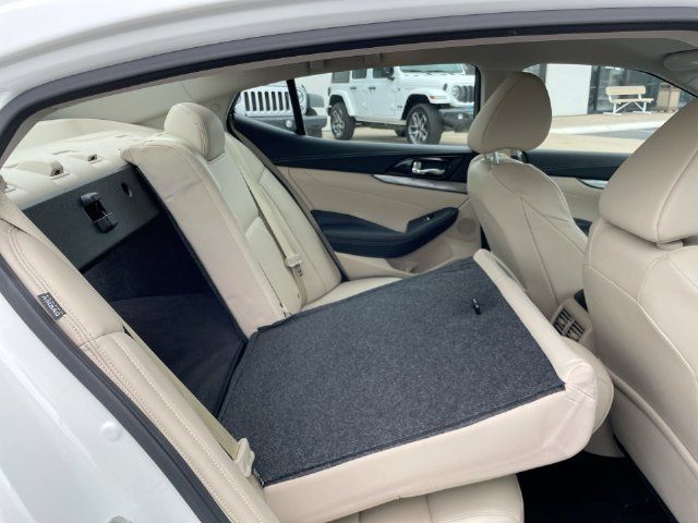 Used 2020 Nissan Maxima 3.5 SV w/ Floor Mat Group FWD image 16