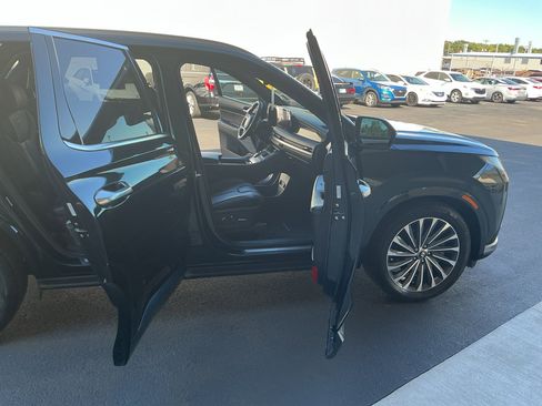 Used 2023 Hyundai Palisade Calligraphy image 13