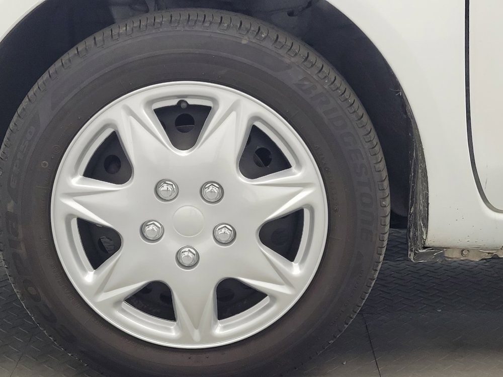 Used 2019 Nissan Versa SV FWD image 31